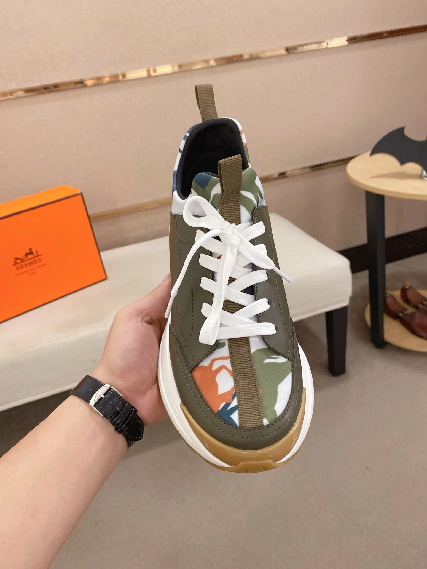 Men's clothing and shoes💰: 600💰《HERMES》【Classic original order·Version】Hermès; top 🔝purchasing agent🔍🔍men's latest 🇺🇸 counter sales simultaneously, imported from Italy original ▲▲cowhide ▲▲ (high-end, nobility, class) ) Exquisite workmanship (Italian 🇮🇹 imported water-dyed 🐂 cowhide lining) sole: original sole provided by the original factory, ⚠️exclusive double-layer activity·TPR·rubber·combined molded outsole; super comfortable·wear-resistant·non-slip·environmental protection The real thing is more beautiful if you take the real thing (high quality, follow the order). You can enter and exit the counter at will * Number of yards: 38-44 (can be customized 45-46, non-returnable)